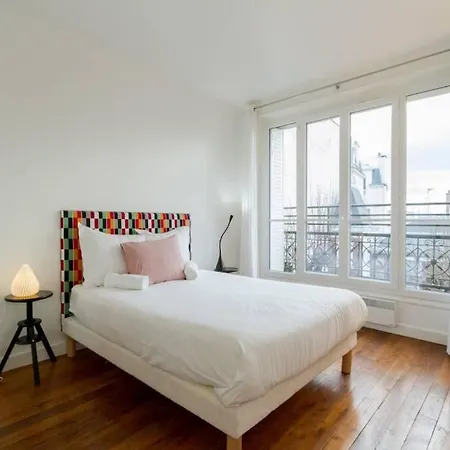 Apartment Montmartre - View On Eiffel Tower ! Paris