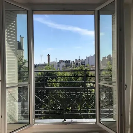 Apartment Montmartre - View On Eiffel Tower ! Paris