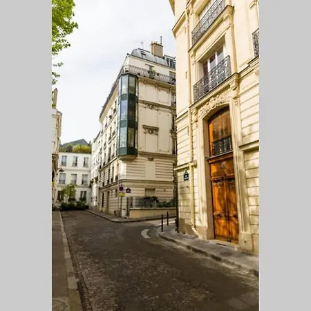 Apartment Montmartre - View On Eiffel Tower ! Paris