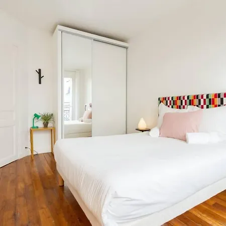 Montmartre - View On Eiffel Tower ! Apartment *