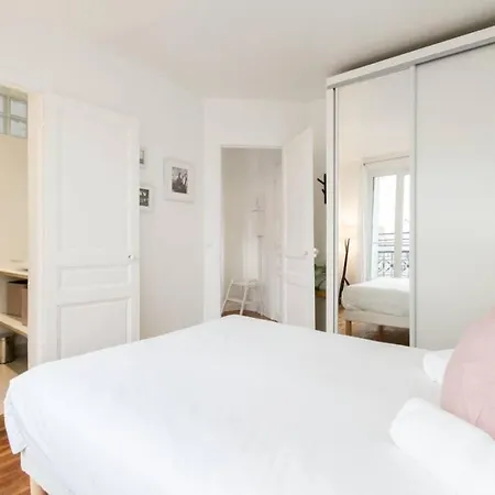 Apartment Montmartre - View On Eiffel Tower ! *