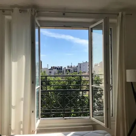 Montmartre - View On Eiffel Tower ! Apartment